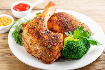 Sobrecoxa de frango assada