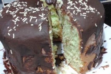 Bolo de gelatina de limão