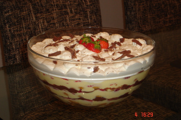 Pavê de chocolate com morangos