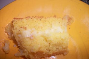 Bolo de fubá (Cornmeal Cake) - Sabor Brasil