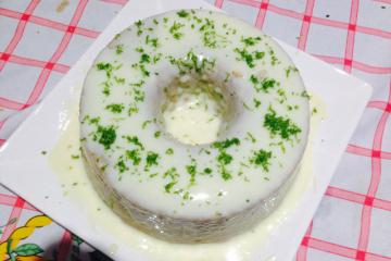 Bolo de gelatina de limão
