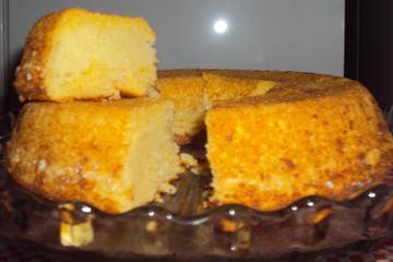 Bolo cremoso de fubá