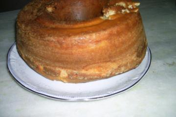 Bolo de coco com leite condensado