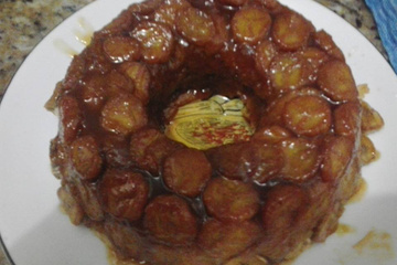 Torta de banana caramelizada