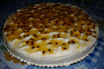 Bolo delicioso de mousse de maracujá