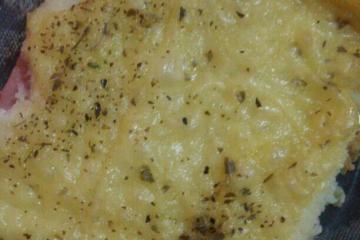 Torta de arroz com presunto e mussarela