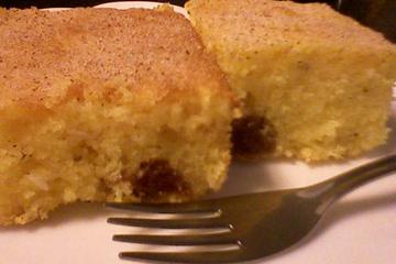 Bolo de fubá com goiabada