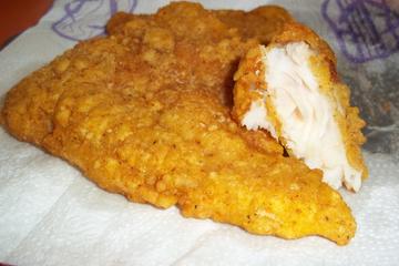 Filé de peixe empanado