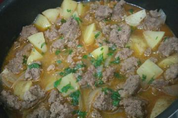 Carne moída com mandioquinha
