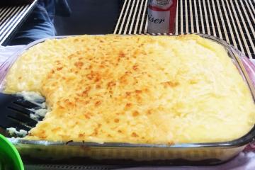 Escondidinho de carne seca com purê de batatas