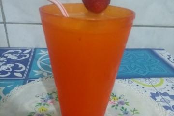 Suco refrescante de limão e laranja
