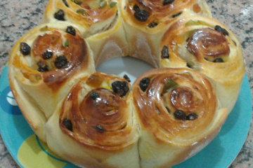 Rosca de frutas cristalizadas com uva passas