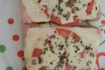 Pizza de pão de forma crocante da Cássia