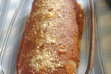 Rocambole de arroz com recheio de frango