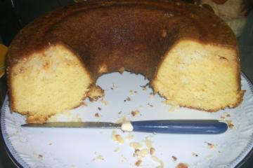 Bolo de coco com leite condensado