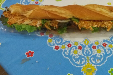 Sanduíche de pão baguete (pão bengala)