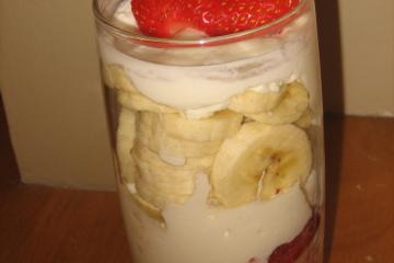 Parfait de morango e banana
