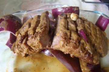 Carne de panela ao molho de cebola