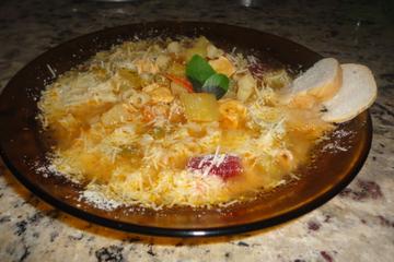 Sopa de Legumes com Frango e Macarrão