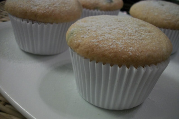Bolinho de baunilha com mirtilo (blueberry)