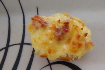Batata recheada com requeijão e bacon