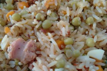 Arroz com linguiça de frango