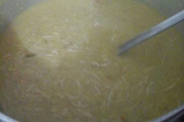 Caldo de Carne com Mandioca