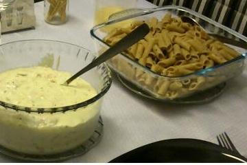 Macarrão com molho branco cremoso