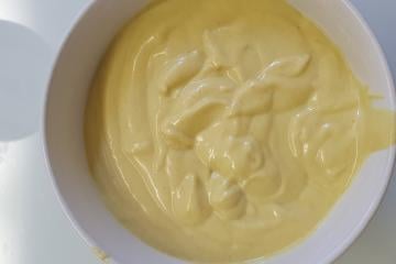 Molho de iogurte e mostarda para saladas