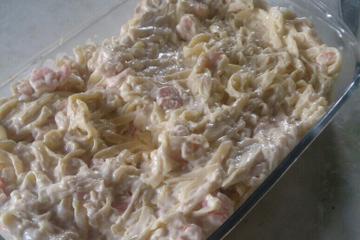 Macarrão ao molho branco com camarão