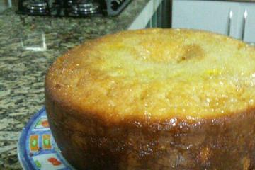 Bolo de laranja molhadinho
