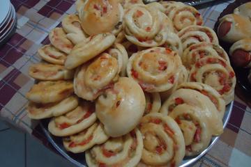 Caracóis de presunto e queijo