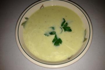 Sopa de batata com aipo