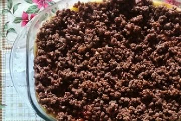 Polenta com molho de carne moída