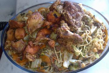 Yakisoba com espaguete