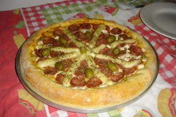 Pizza com borda recheada