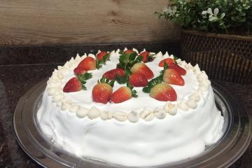 Bolo trufado branco