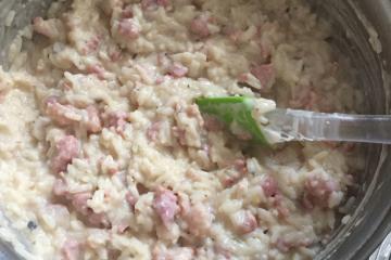 Arroz cremoso com linguiça, alho e ervas