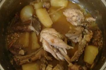 Ensopado de frango com mandioca