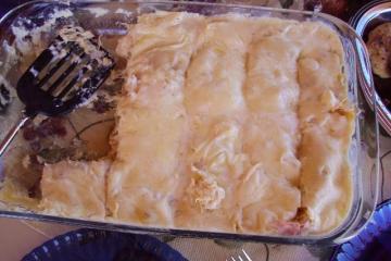 Lasanha de frango ao molho branco com presunto