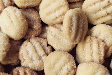 Petit four
