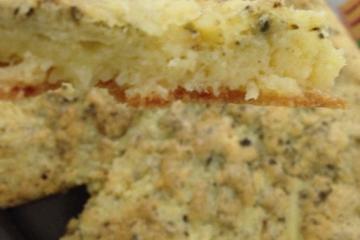 Quiche de tapioca com alho e queijo