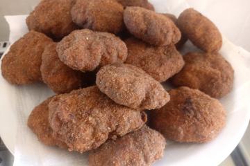 Bolinho de carne moída à milanesa