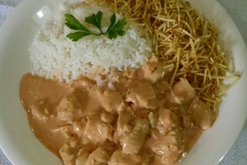 Estrogonofe de frango simples