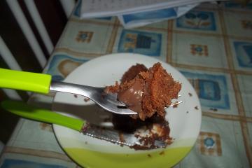 Bolo de chocolate com creme de café com chocolate