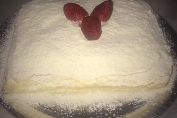 Bolo mousse de leite ninho