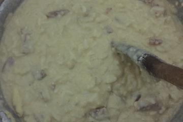 Bolinho de arroz com salame