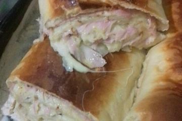Pão recheado com presunto