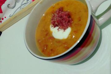 Caldo de abóbora com carne seca