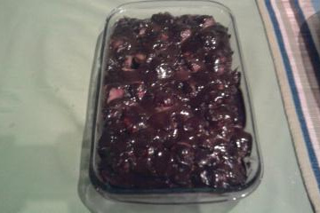 Pavê gelado de chocolate com morangos